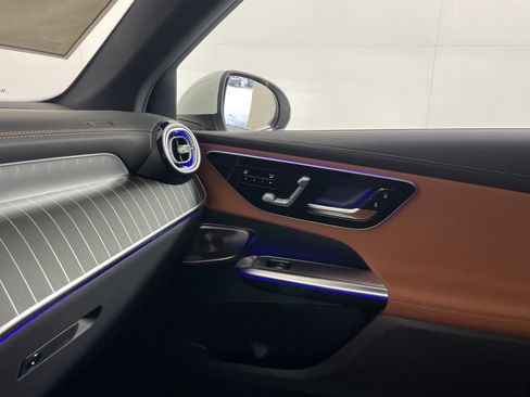 New 2026 Mercedes-Benz GLC 300 image 12
