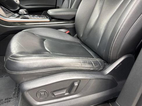Used 2019 Audi Q8 Premium Plus w/ Premium Plus AWD/4WD image 35