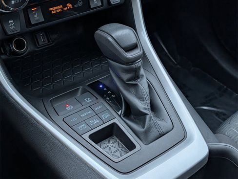 Used 2022 Toyota RAV4 XLE w/ Convenience Package image 23