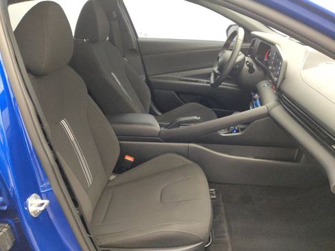 Used 2025 Hyundai Elantra Sport FWD image 21