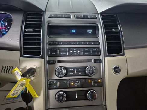 Used 2011 Ford Taurus SE FWD image 13