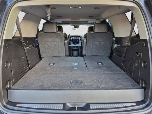 Used 2020 Cadillac Escalade Luxury RWD image 6