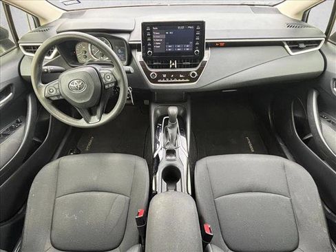 Used 2020 Toyota Corolla LE image 17