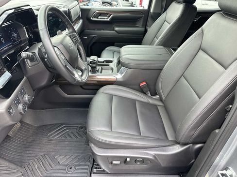 Used 2024 Chevrolet Silverado 1500 LT Trail Boss w/ Convenience Package II AWD/4WD image 19