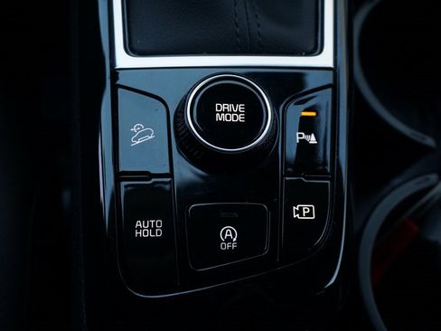 Used 2025 Kia Sportage EX image 17