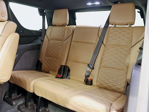 Used 2021 Cadillac Escalade Premium Luxury AWD/4WD image 28