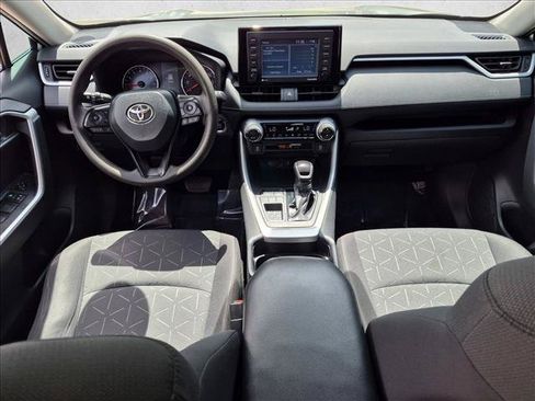 Used 2020 Toyota RAV4 XLE FWD image 17
