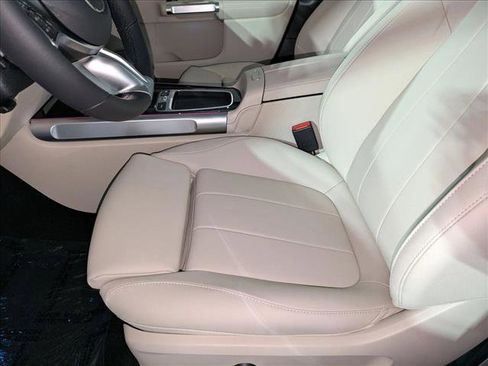 New 2025 Mercedes-Benz EQB 300 4MATIC image 4