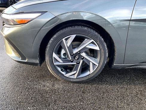 Used 2025 Hyundai Elantra Sport image 7