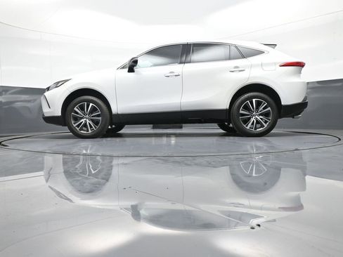 Certified 2024 Toyota Venza LE image 32