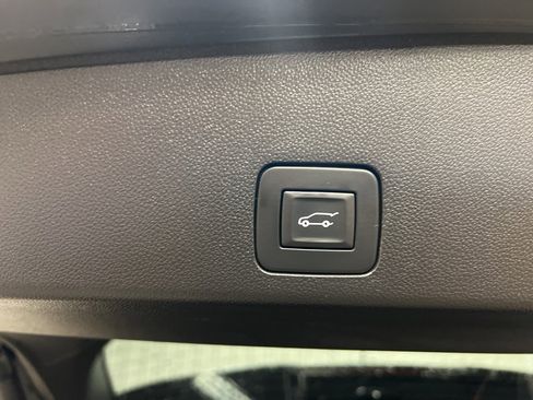 Used 2023 Buick Encore GX Essence w/ Advanced Technology Package image 7