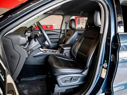 Used 2023 Ford Explorer XLT w/ Equipment Group 202A image 14