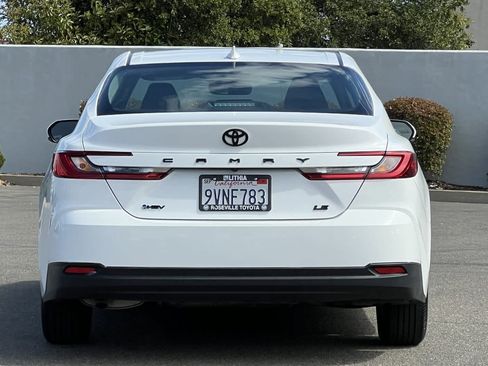 Used 2025 Toyota Camry LE w/ Convenience Package FWD image 8