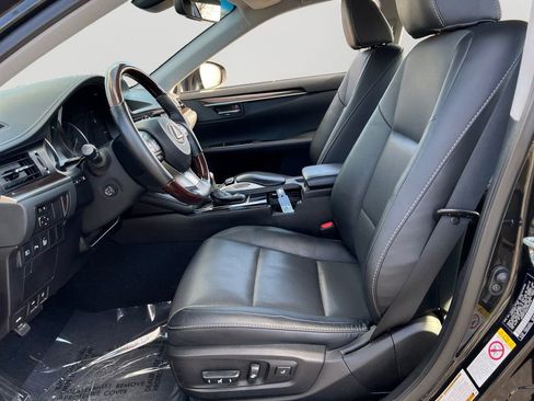 Used 2018 Lexus ES 350 w/ Navigation System Package image 14