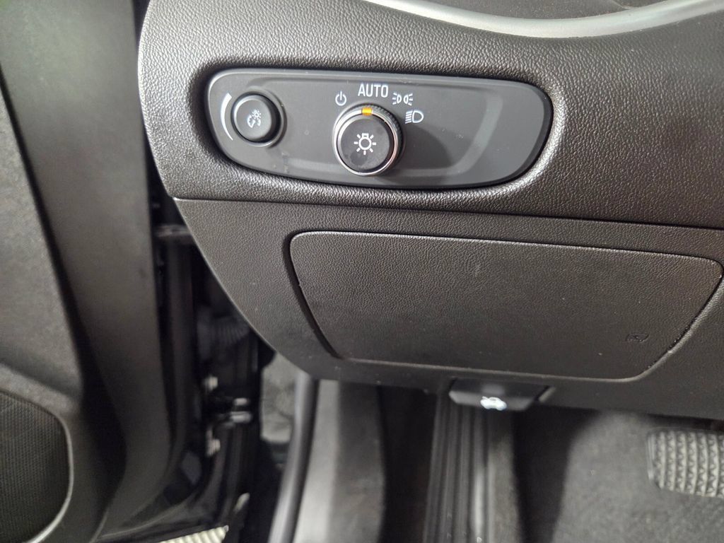 Used 2024 Chevrolet Malibu RS FWD image 19
