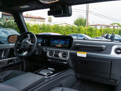 Used 2025 Mercedes-Benz G 580 w/ EQ Technology image 36