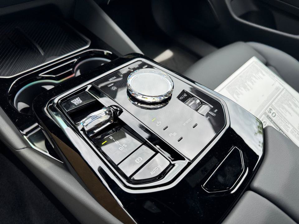 New 2027 BMW 550e xDrive w/ Executive Package AWD/4WD image 20