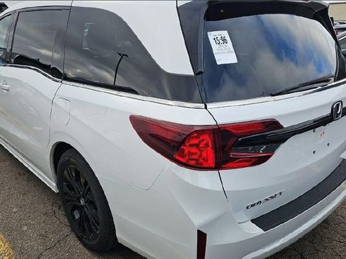 Used 2025 Honda Odyssey Sport-L image 3