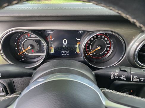 Used 2019 Jeep Wrangler Unlimited Sahara w/ Uconnect 4C Nav & Sound Group image 20