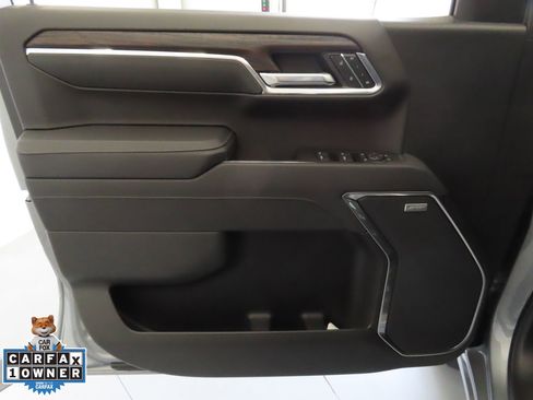 Used 2026 GMC Sierra 1500 SLT image 11