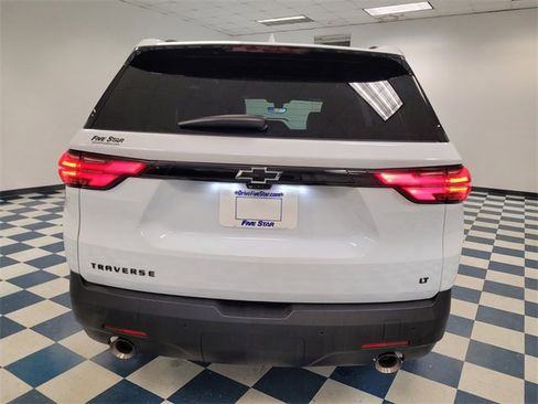 Used 2022 Chevrolet Traverse LT image 4