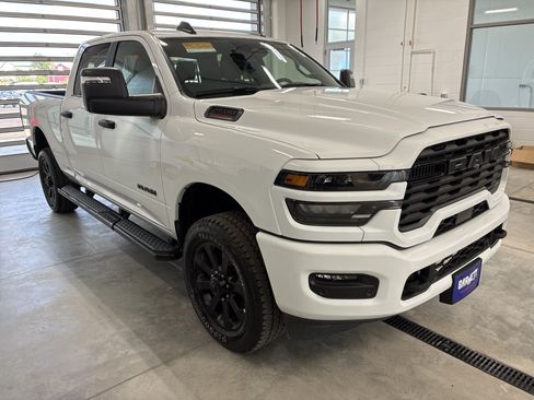 Used 2025 RAM 2500 Big Horn AWD/4WD image 4
