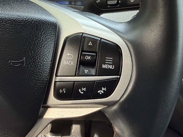 Used 2025 Ford Explorer Active AWD/4WD image 18