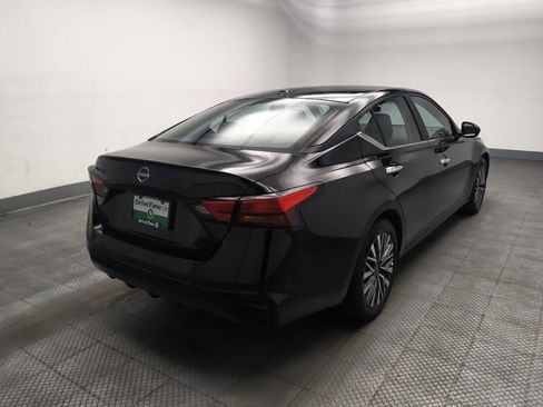 Used 2025 Nissan Altima 2.5 SV FWD image 9