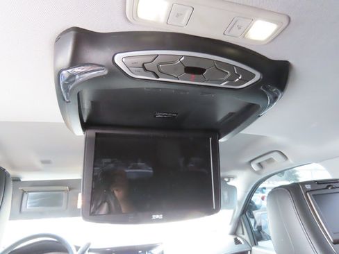 Used 2017 Cadillac Escalade ESV 2WD image 25