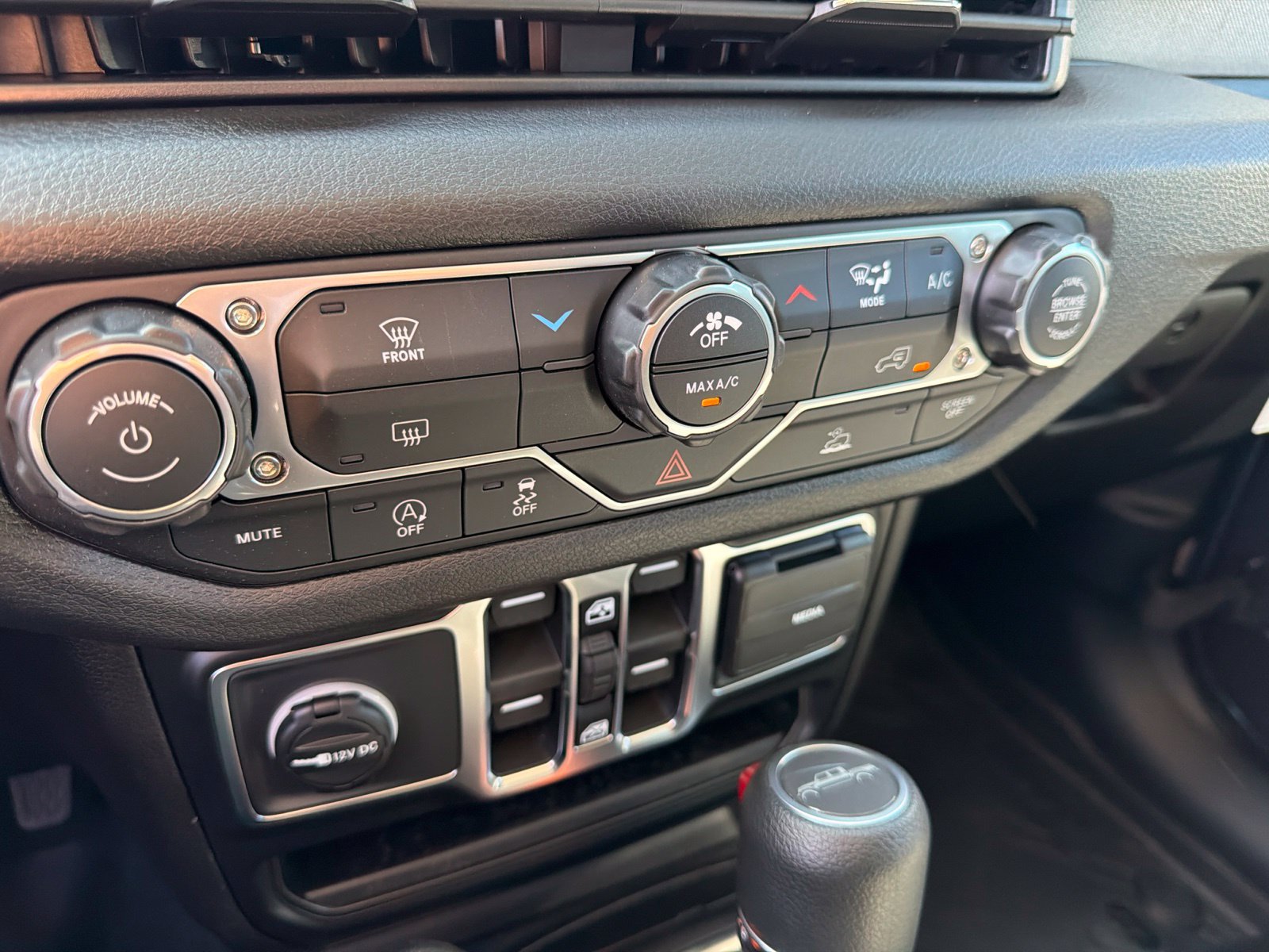 New 2026 Jeep Gladiator Sport AWD/4WD image 23