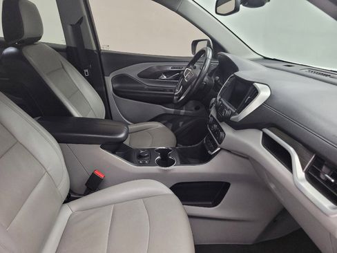 Used 2022 GMC Terrain SLT image 21