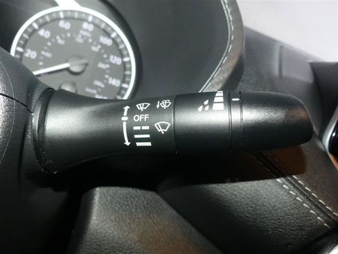 Used 2025 Nissan Sentra SV FWD image 34