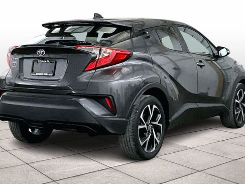 Used 2022 Toyota C-HR XLE image 11