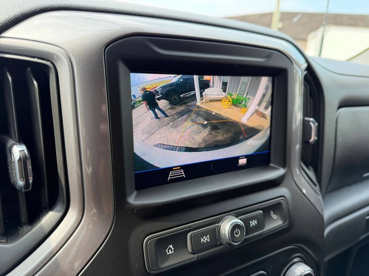 Used 2022 Chevrolet Silverado 2500 Custom w/ Custom Value Package AWD/4WD image 16