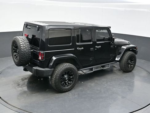 Used 2015 Jeep Wrangler Unlimited Sahara image 34