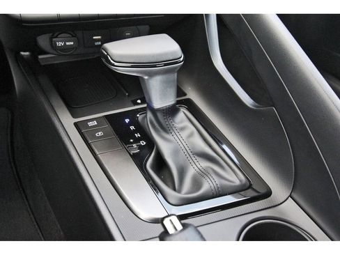 Used 2025 Hyundai Elantra Sport image 29