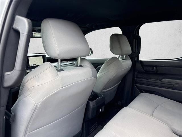 Certified 2024 Toyota Tacoma SR5 AWD/4WD image 21