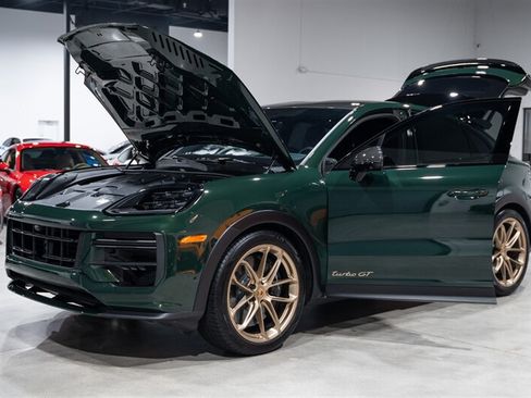 Used 2024 Porsche Cayenne Turbo GT AWD/4WD image 40