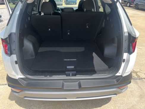 Used 2025 Hyundai Tucson SEL FWD image 14