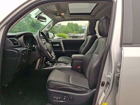 Used 2016 Toyota 4Runner SR5 Premium AWD/4WD image 13