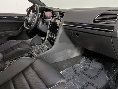 Used 2019 Volkswagen Golf R 4-Door image 24