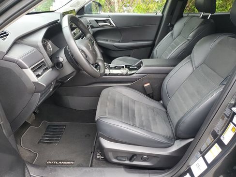 Used 2025 Mitsubishi Outlander SE AWD/4WD image 22