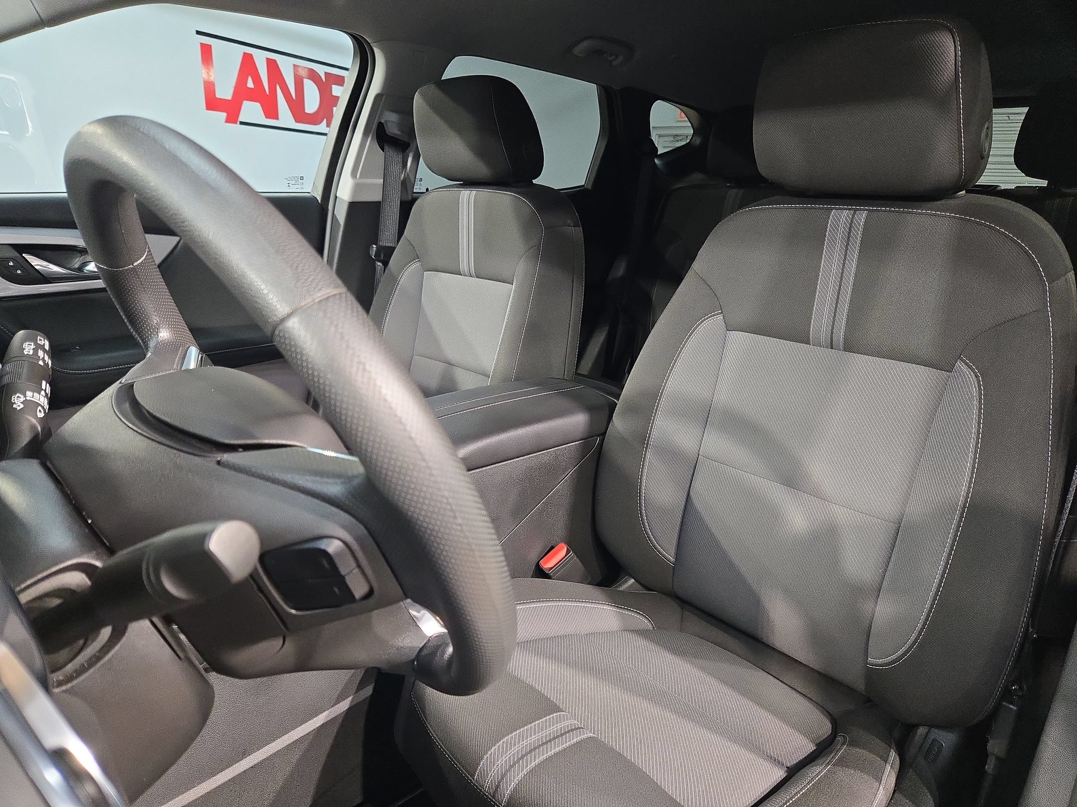 Used 2025 Chevrolet Blazer LT AWD/4WD image 23