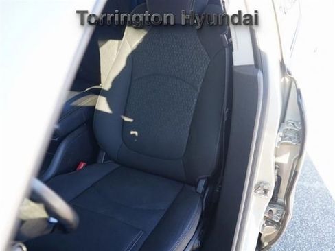 Used 2016 GMC Acadia SLE image 31