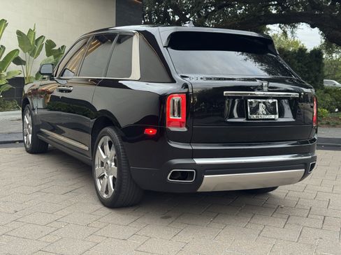 Used 2023 Rolls-Royce Cullinan image 10