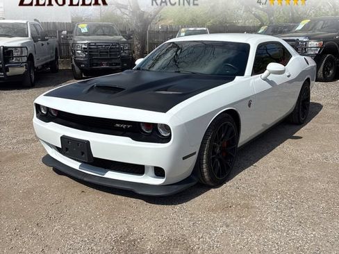 Used 2016 Dodge Challenger SRT Hellcat RWD image 1
