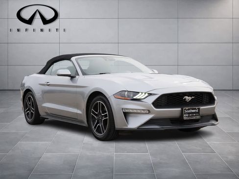 Used 2022 Ford Mustang Premium image 3