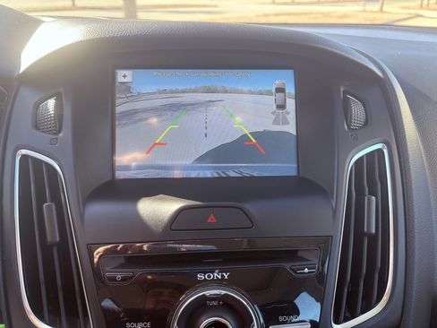 Used 2018 Ford Focus SEL image 24