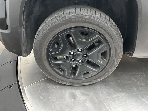 Used 2021 Jeep Renegade Sport image 31