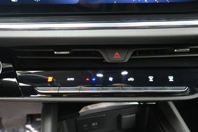 Used 2024 Buick Envision Preferred AWD/4WD image 21